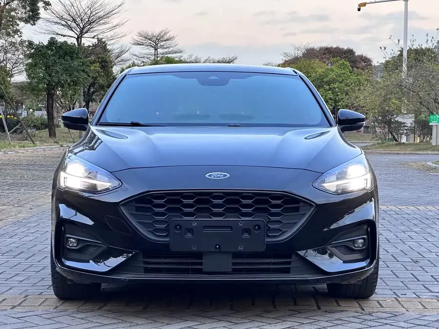 2021 فورد فوكس 2.0 إيكوبوست 180 أوتوماتيكي ST لاين