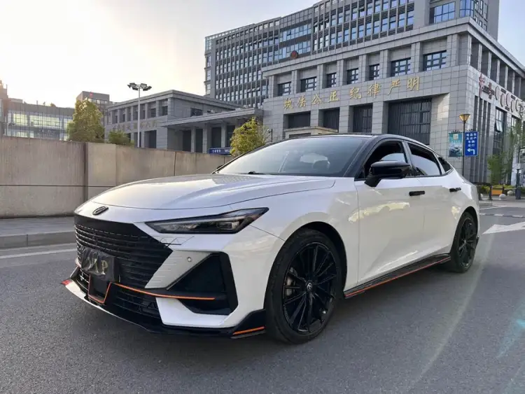 Changan UNI-V 2023 1.5T Sport Version