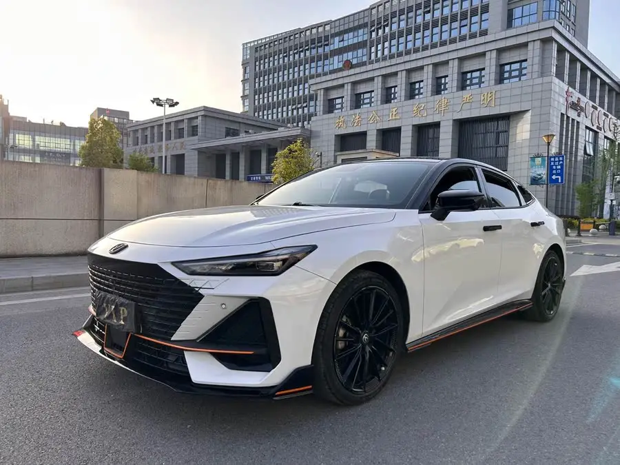 Changan UNI-V 2023 1.5T Sport Version