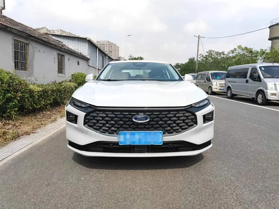 2023 فورد مونديو إيكوبوست 180 فاخرة