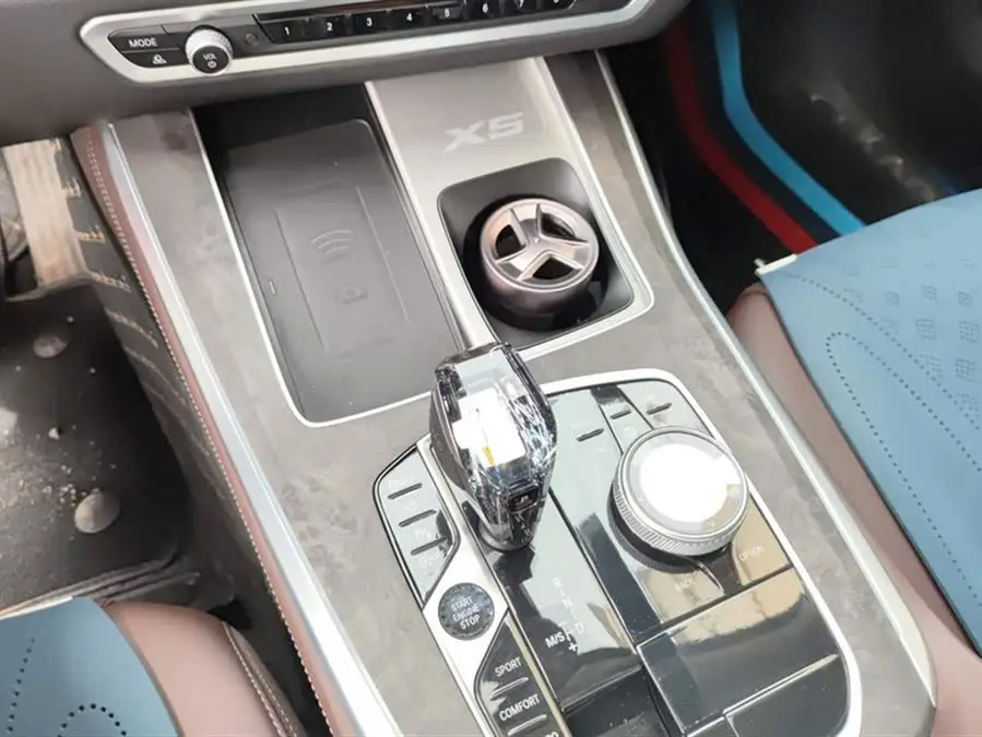 بي إم دبليو X5 2022 طراز مُعدل xDrive 30Li حزمة M الرياضية