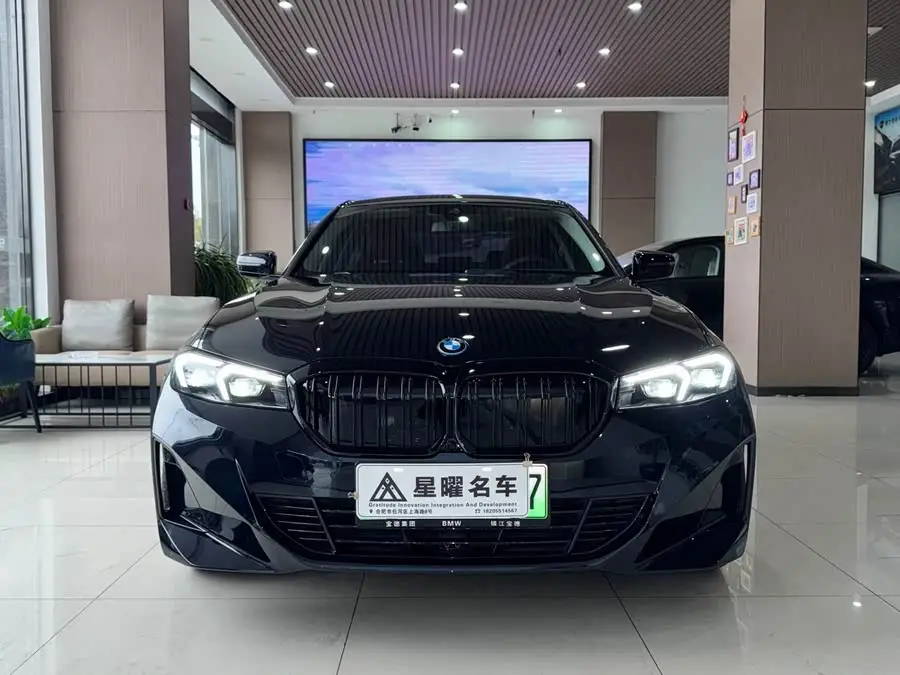 بي إم دبليو i3 2024 eDrive 35 L