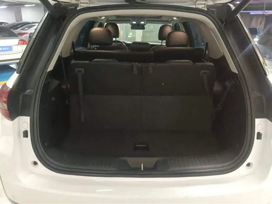 Changan CS95 2019 2.0T Two-Wheel Drive Luxury Version