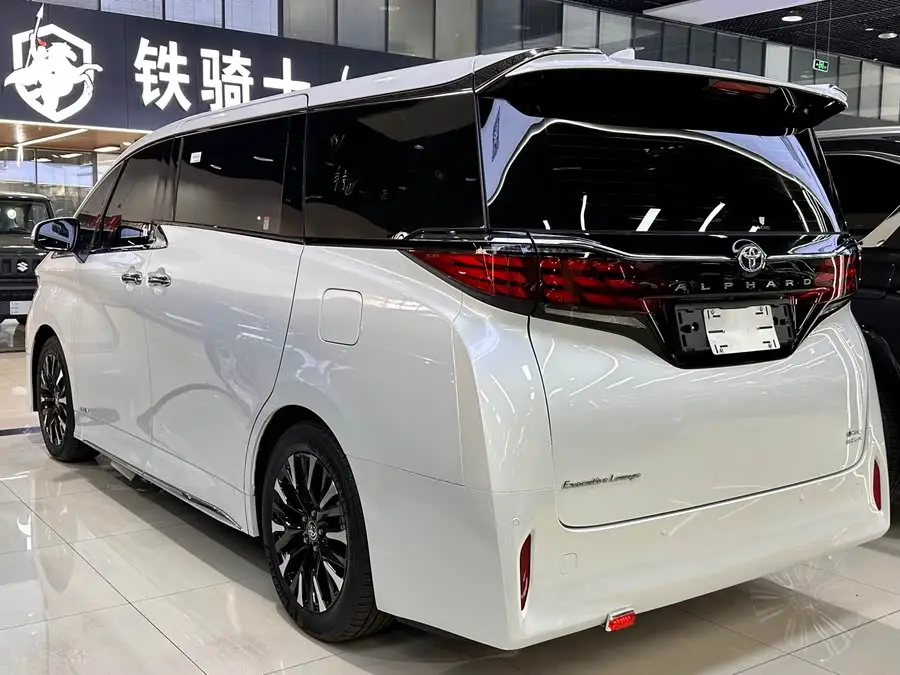 ألفارد 2024 طراز الهجين 2.5 لتر النسخة المميزة