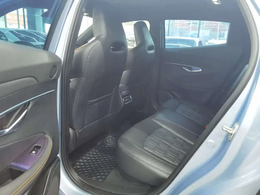 شانجان UNI-T 2022 1.5T الطراز الرائد