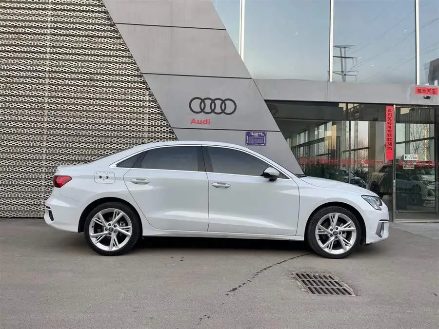 أودي A3 2021 طراز A3L ليموزين 35 TFSI أنيقة وعصرية