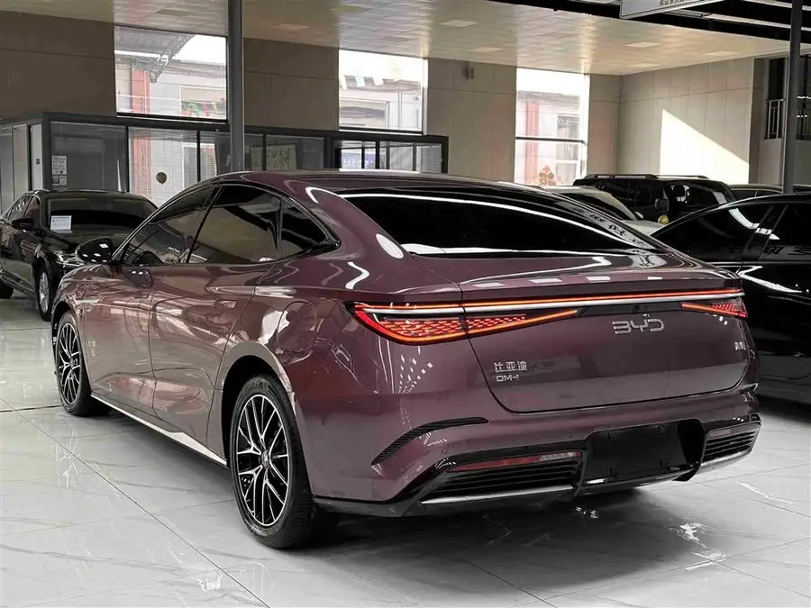 سيارة الفقمة 2023 DM-i 1.5T 121كم فئة رائدة