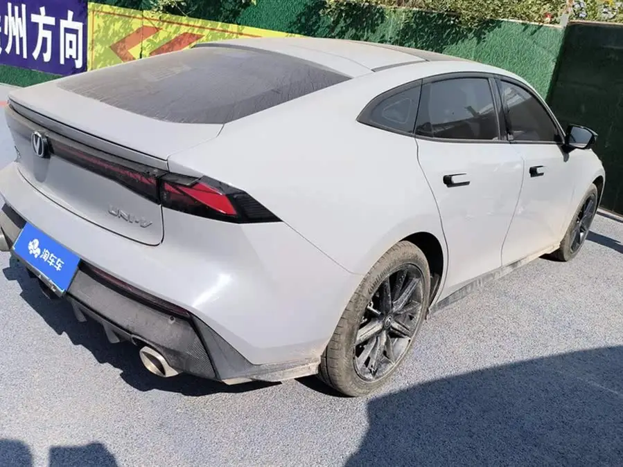 Changan UNI-V 2022 1.5T Premium