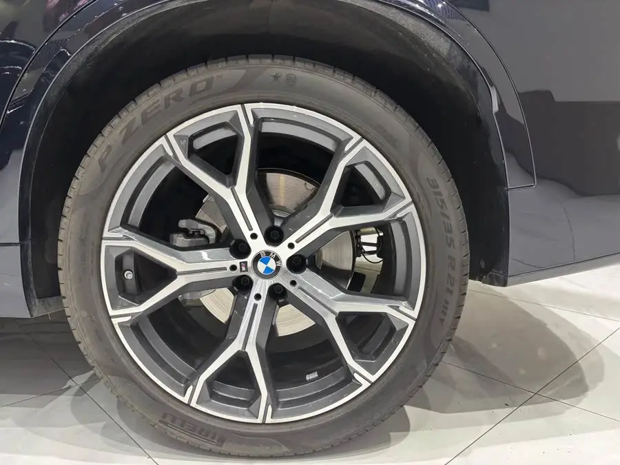 BMW X5 2023 xDrive 30Li M Sport Package