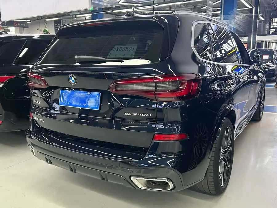 بي إم دبليو X5 2022 طراز مُعدل xDrive 40Li حزمة M الرياضية الحصرية