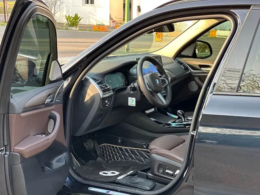 BMW X3 2022 xDrive30i Leading Model M Night Package