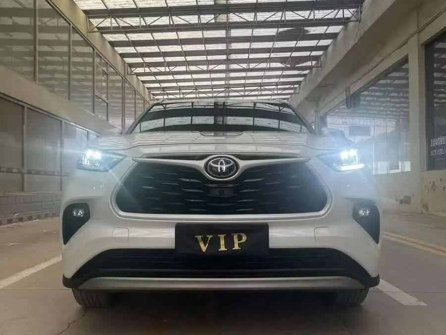 هايلاندر 2022 هايبرد 2.5 لتر دفع رباعي فاخر 7 مقاعد