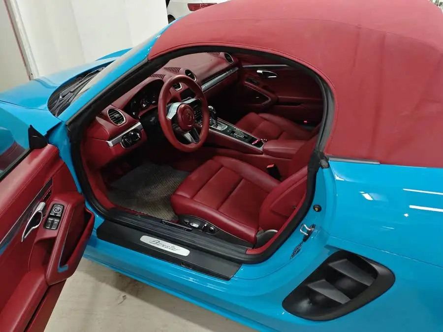 Porsche 718 2020 Model Boxster 2.0T