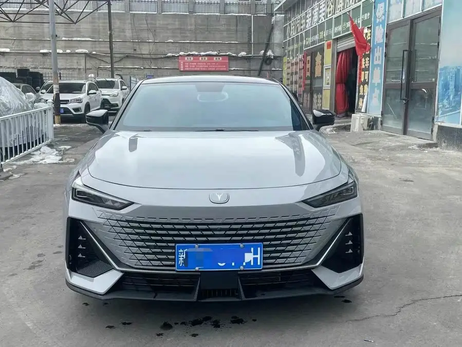 Changan UNI-V 2022 1.5T Premium