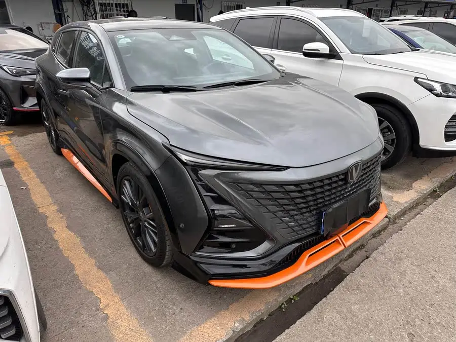 تشانجان UNI-T 2023 الطراز الثاني 1.5T نسخة رياضية فاخرة