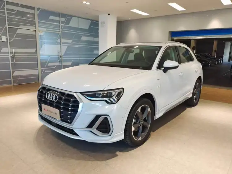 Audi Q3 2023 35 TFSI Fashion Dynamic Edition (1.4T)