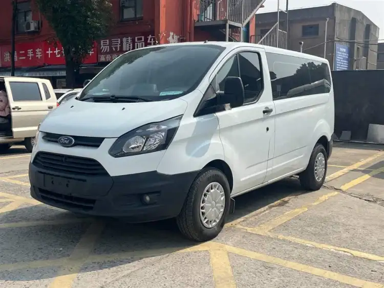 Foton 2017 Model 2.0T Diesel Multi-Functional Commercial Vehicle Short Wheelbase Medium Roof National IV