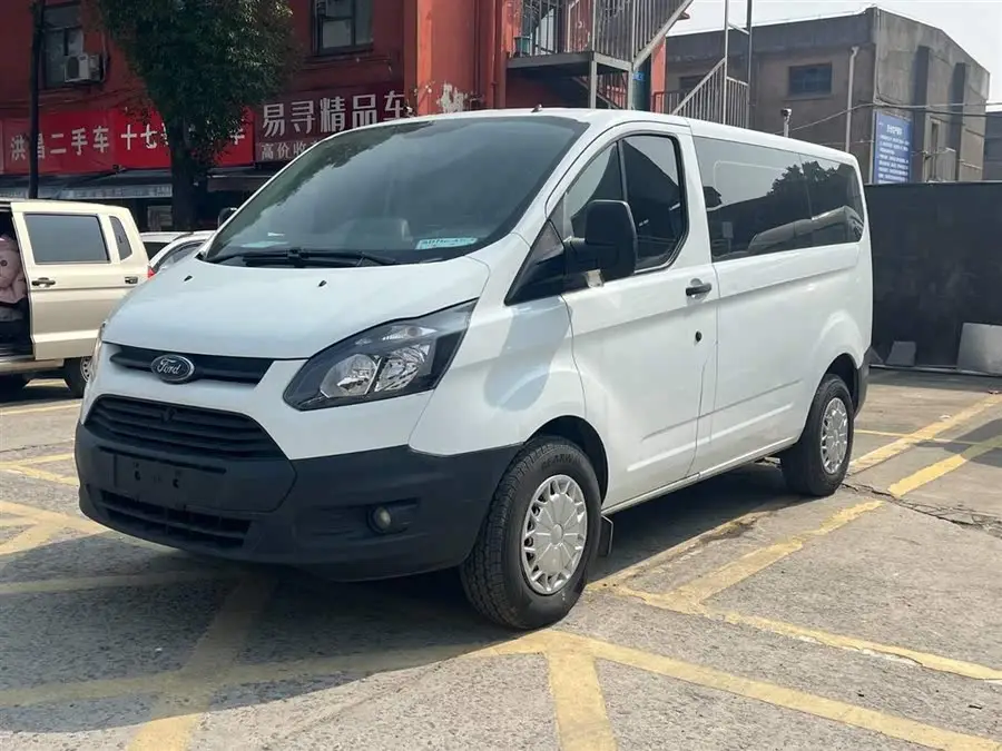Foton 2017 Model 2.0T Diesel Multi-Functional Commercial Vehicle Short Wheelbase Medium Roof National IV