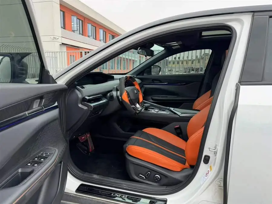 Changan UNI-V 2024 1.5T Deluxe Sports Model