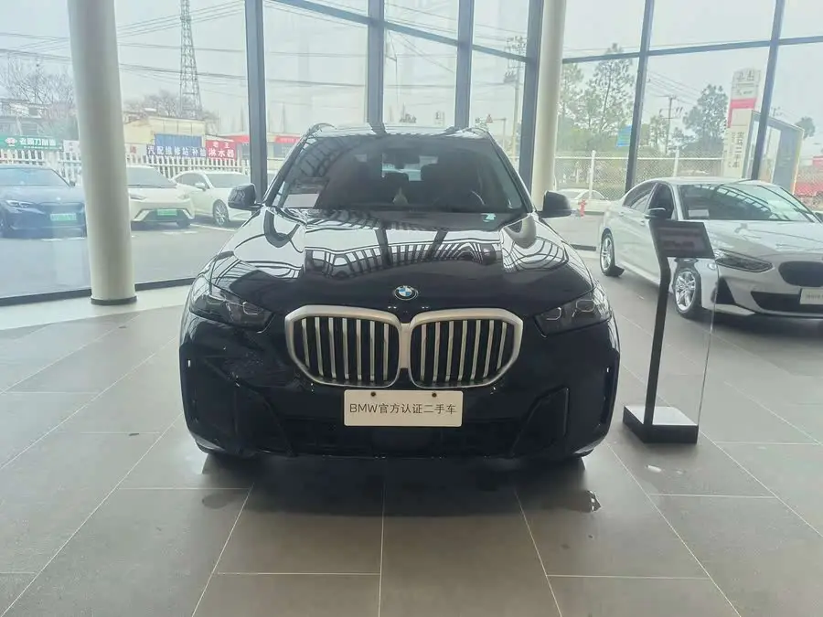 بي إم دبليو X5 2023 xDrive 30Li باقة M الرياضية الحصرية