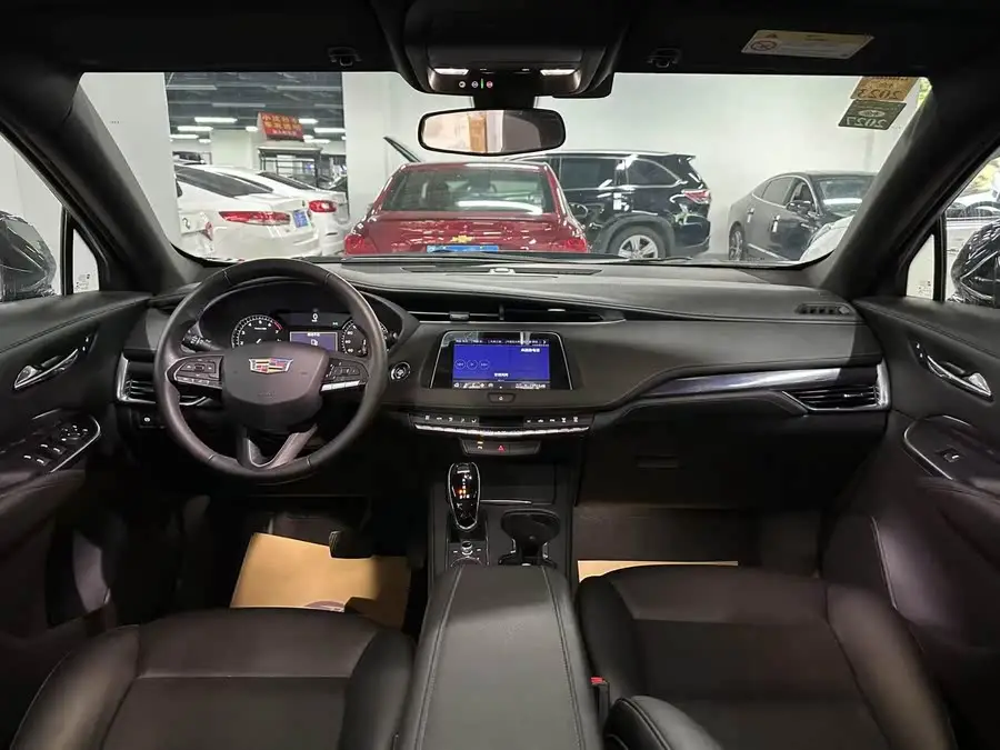 Cadillac XT4 2021 28T Two-Wheel Drive Technical Model
