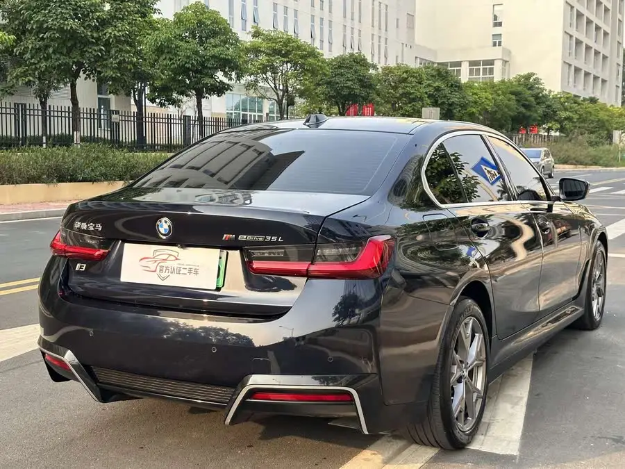 بي إم دبليو i3 2022 eDrive 35 L