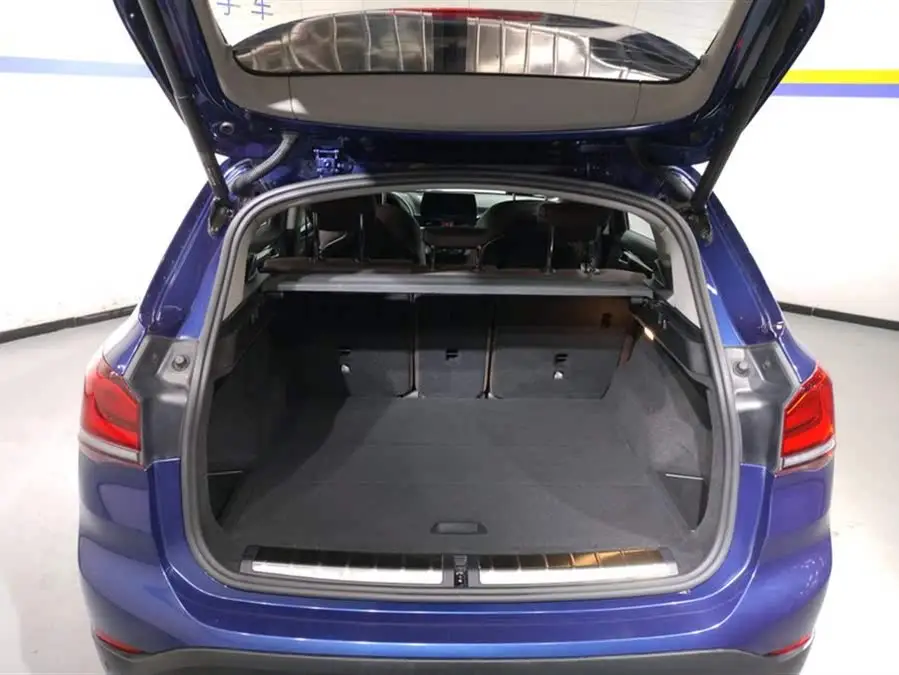 بي إم دبليو X1 2020 sDrive25Li النسخة الرائدة