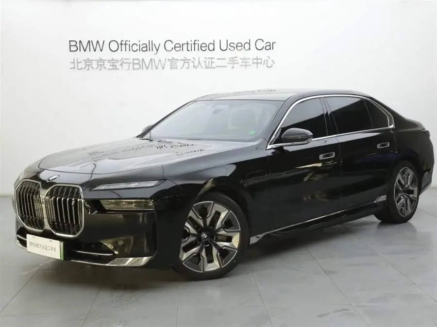BMW i7 2023 xDrive60L Luxury Package
