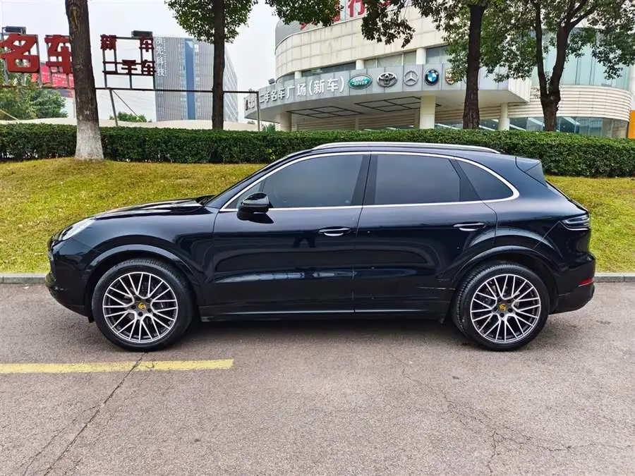2022 Cayenne 3.0T Platinum Edition