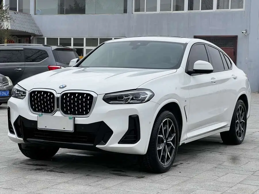 بي إم دبليو X4 2022 xDrive 25i حزمة م الرياضية