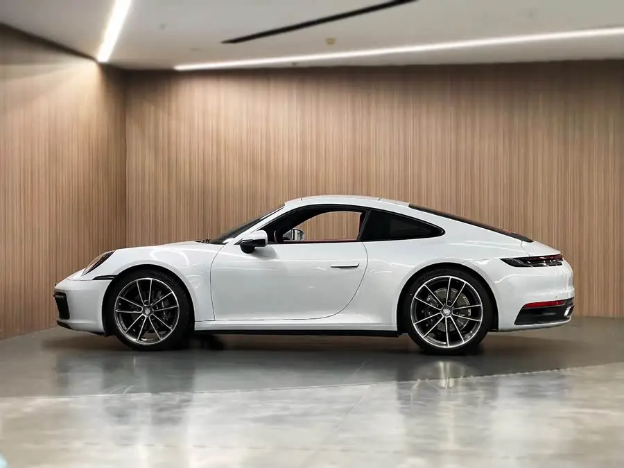 بورش 911 2023 كاريرا 3.0T