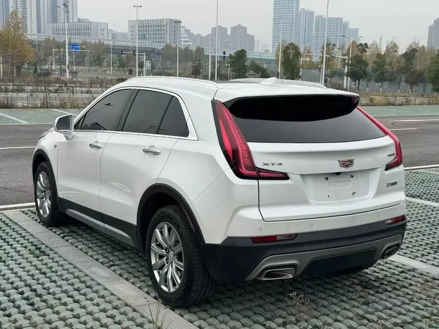 Cadillac XT4 2021 28T FWD Premium
