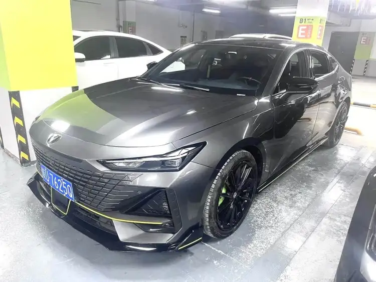 Changan UNI-V 2023 1.5T Premium