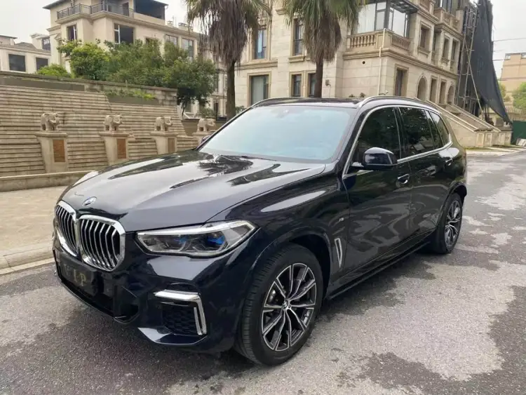 BMW X5 2023 xDrive 30Li 尊享型M运动套装