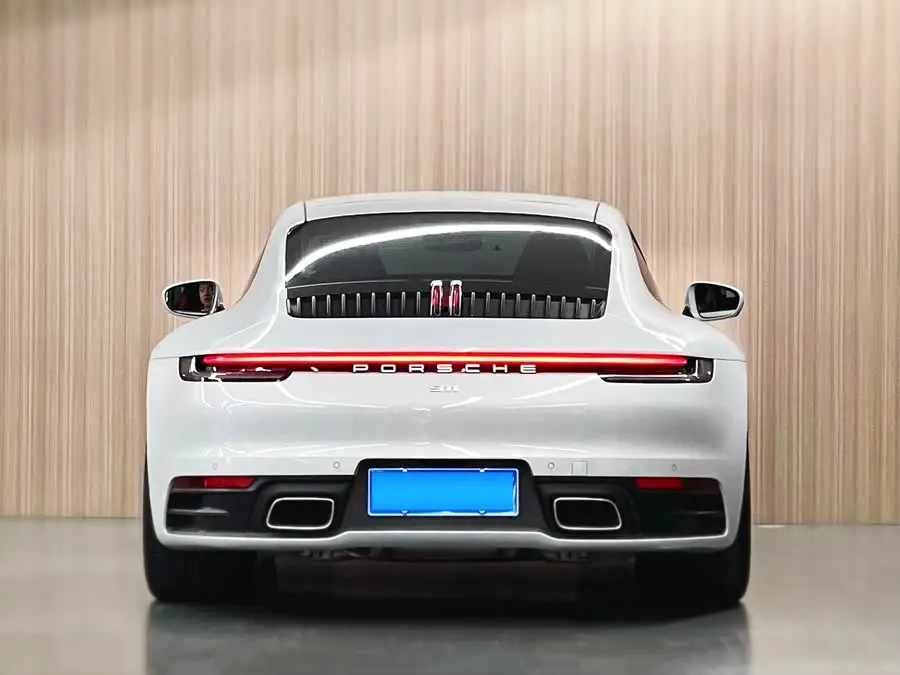 بورش 911 2023 كاريرا 3.0T