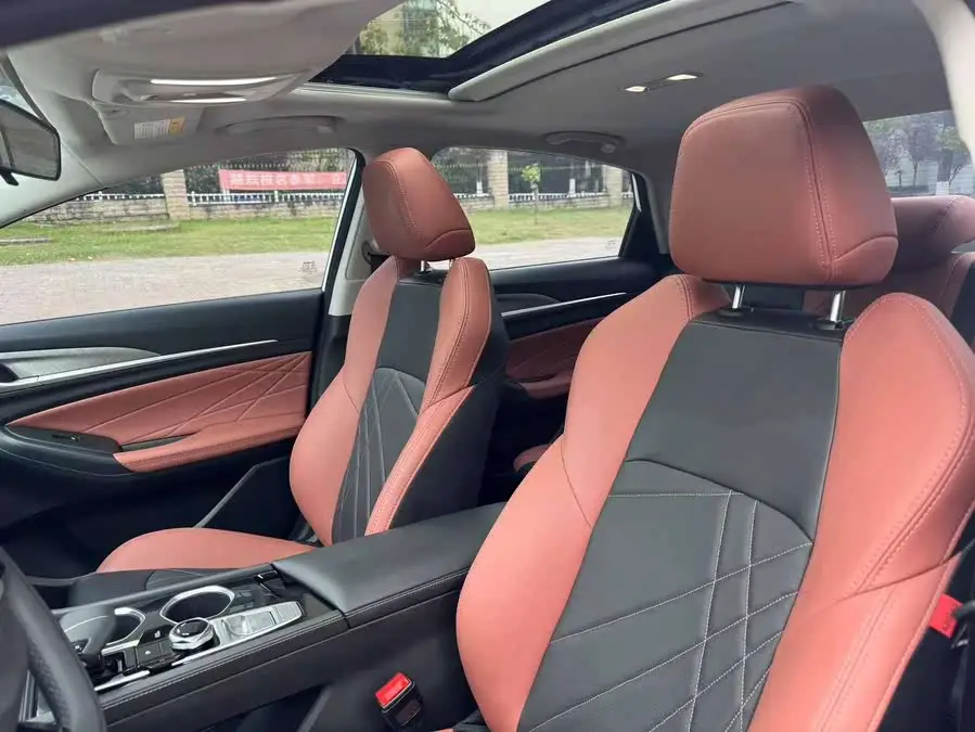 يدونغ 2022 بلس بلو ويل NE 1.4T GDI DCT النسخة المميزة