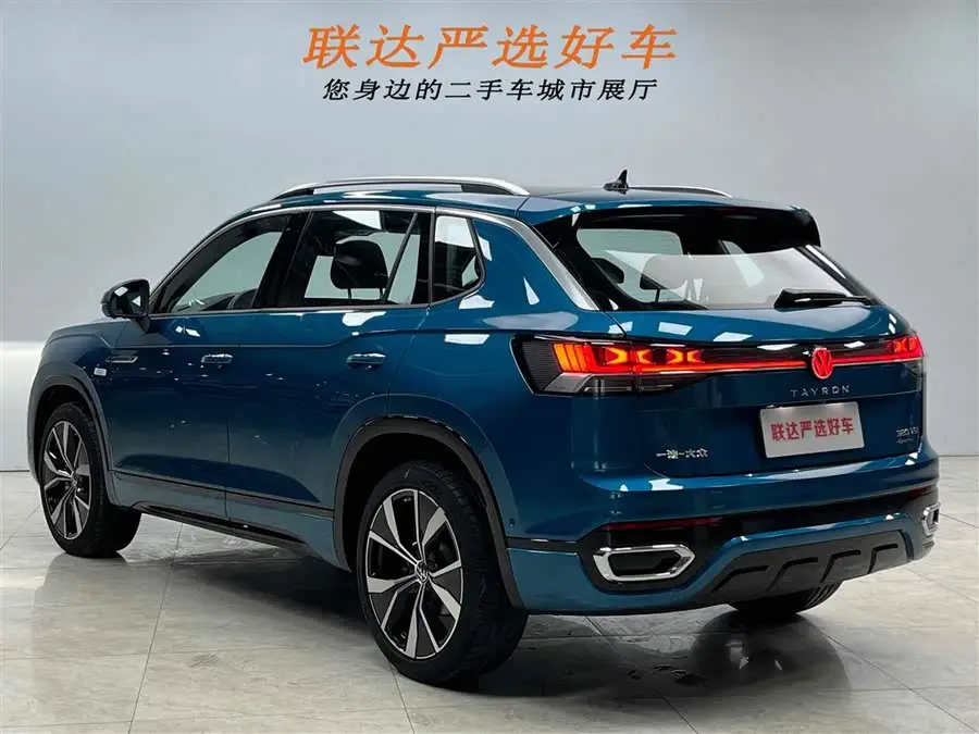 تاجران 2023 380TSI الدفع الرباعي R-Line Pro النسخة الذكية