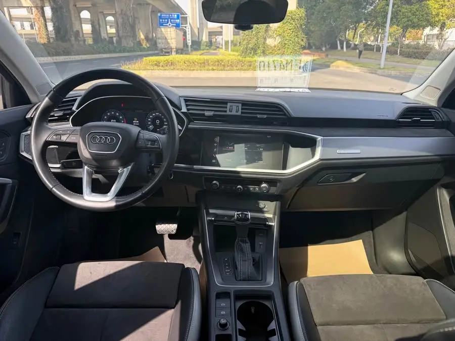 2020 Audi Q3 35 TFSI Progressiv