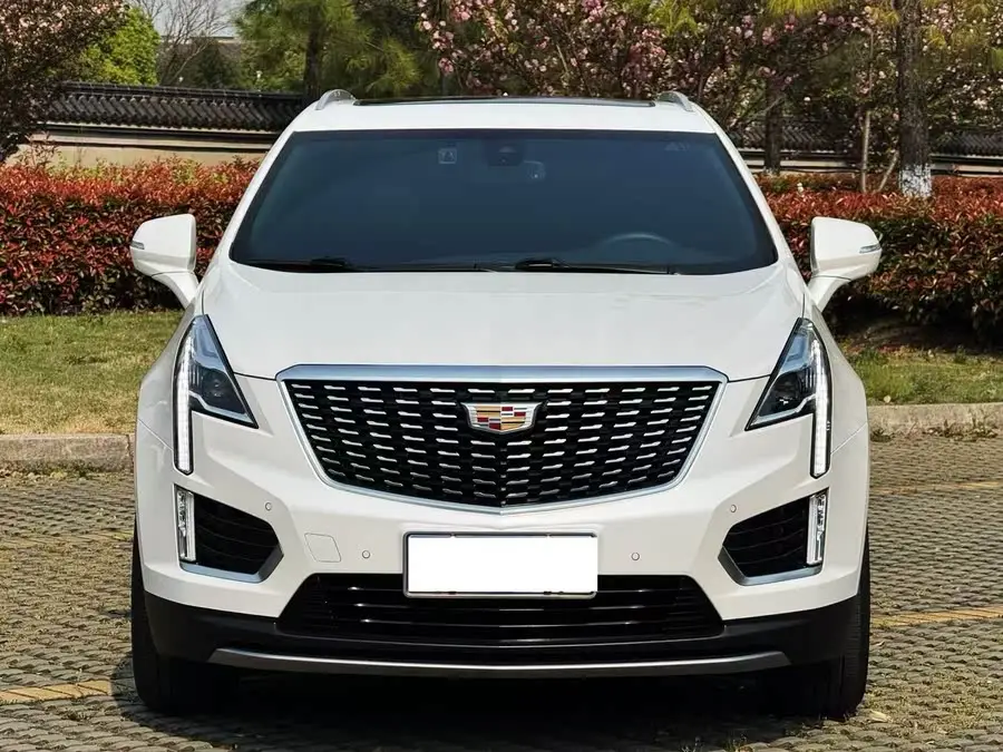 كاديلاك XT5 2022 2.0T فاخرة الدفع الأمامي