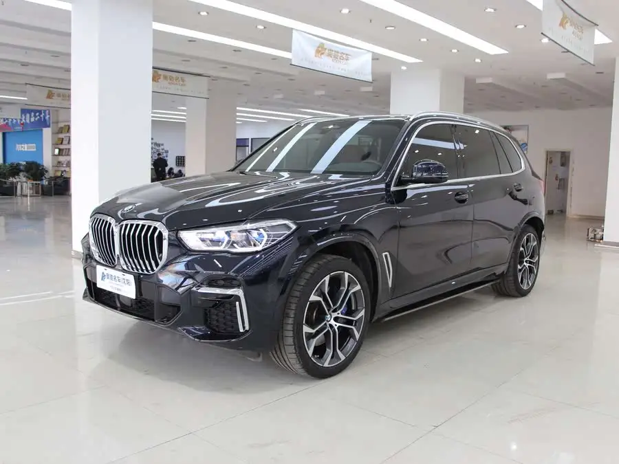 بي إم دبليو X5 2022 طراز مُحَسَّن xDrive 40Li طراز M الرياضي
