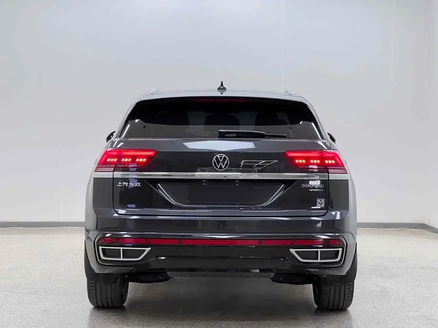 توارغ X 2023 طراز توارغ X تعديل 380 TSI دفع رباعي إصدار فاخر رفيع