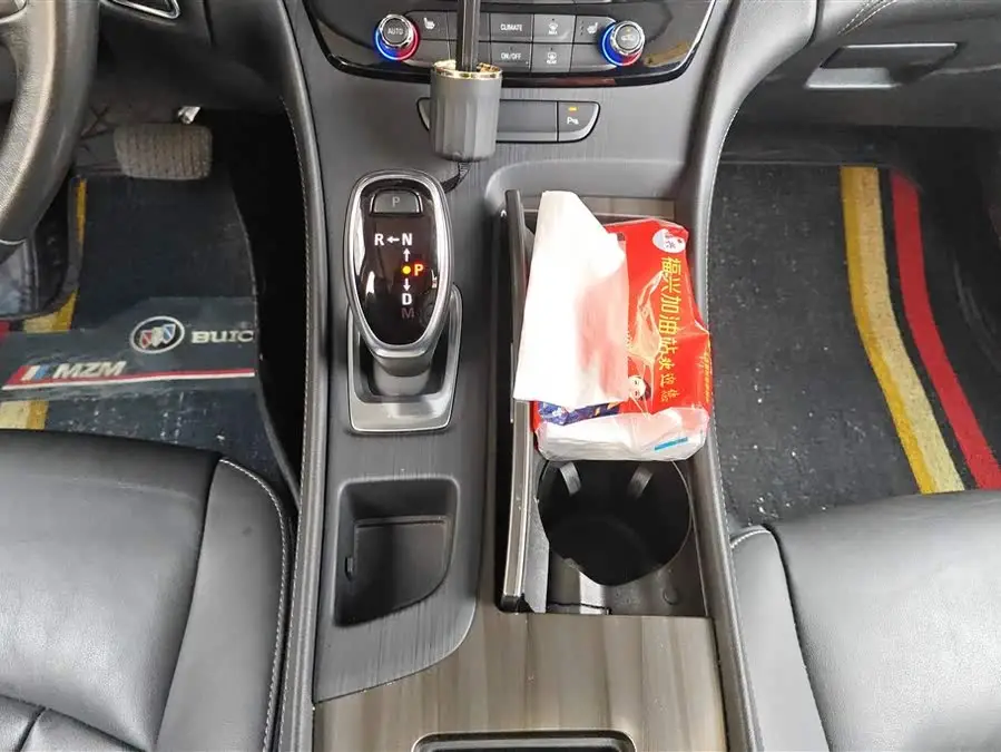 بيوك لاكروس 2021 552T الفاخرة