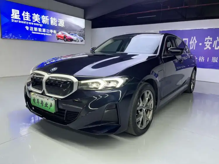 BMW i3 2022 eDrive 35 L