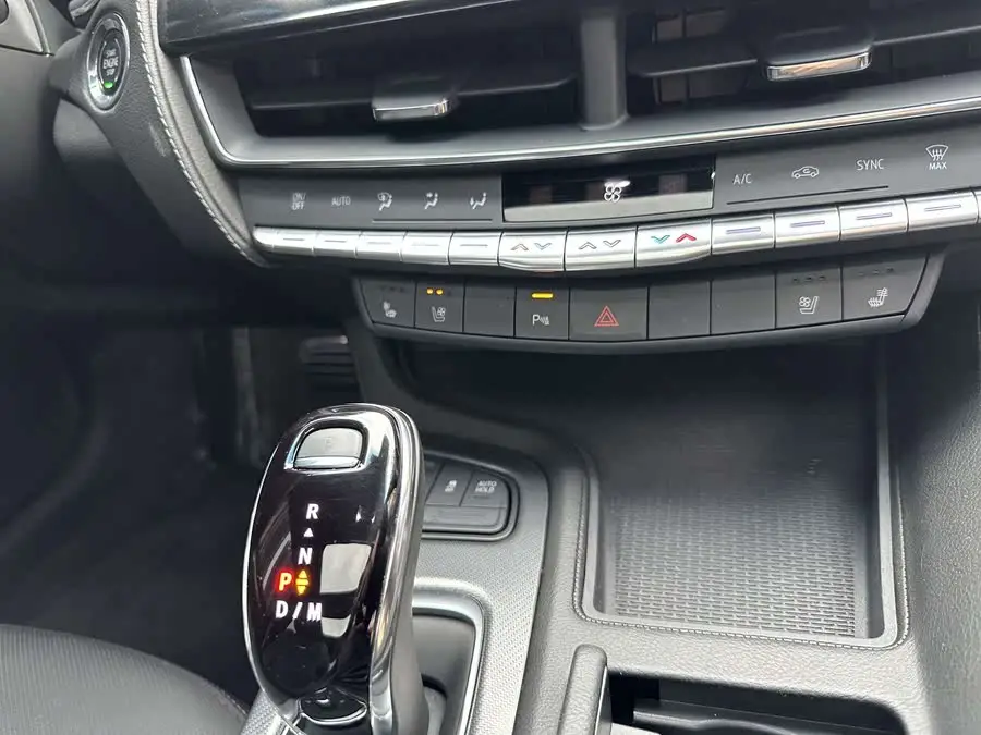 كاديلاك CT5 2022 28T الفاخرة (الإصدار القياسي)