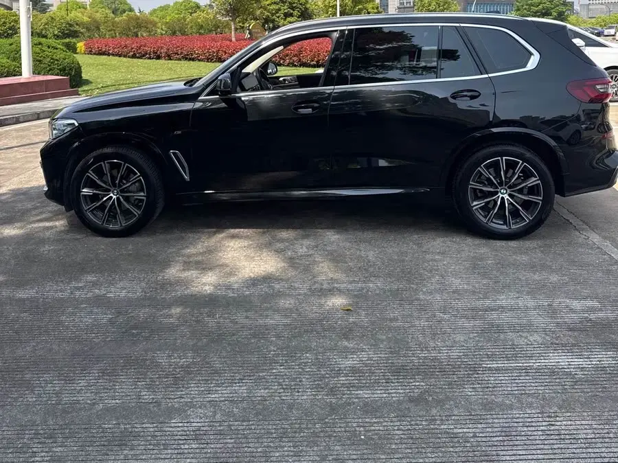 BMW X5 2022 xDrive 30Li Luxury M Sport Package