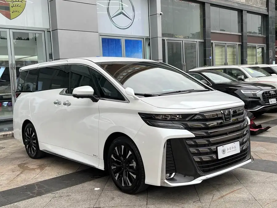 2024 تويوتا ألفارد كراون هايبرد 2.5 لتر إصدار سوبريم