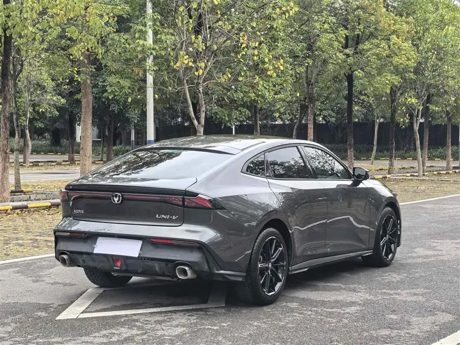 Changan UNI-V 2023 1.5T Premium