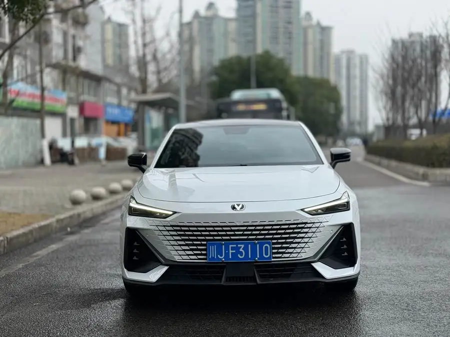 Changan UNI-V 2022 1.5T Sport Edition