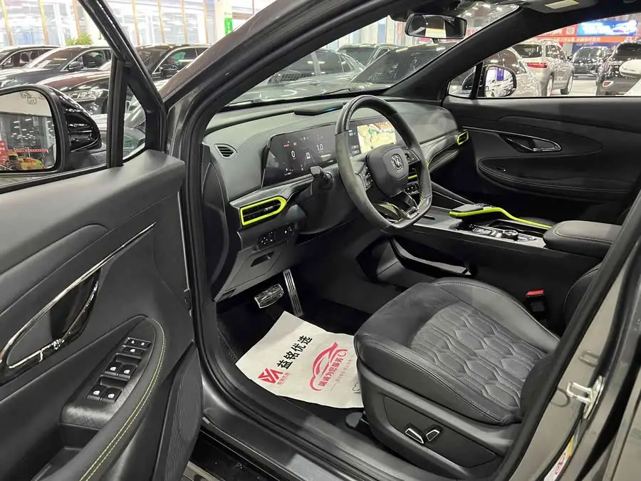 شانغآن UNI-T 2022 1.5T نسخة رياضية فاخرة