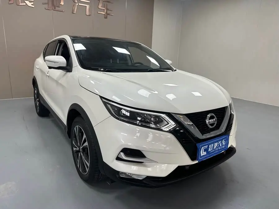 2021 نيسان قشقاي 2.0 لتر CVT النسخة الفاخرة